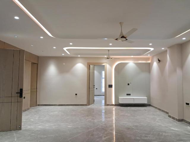 4 BHK Independent Builder Floor in Paschim Vihar for resale New Delhi. The reference number is 20649276