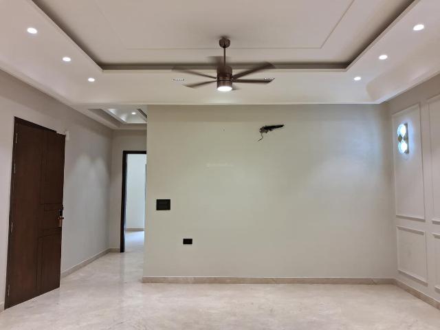 4 BHK Independent Builder Floor in Paschim Vihar for resale New Delhi. The reference number is 20769582