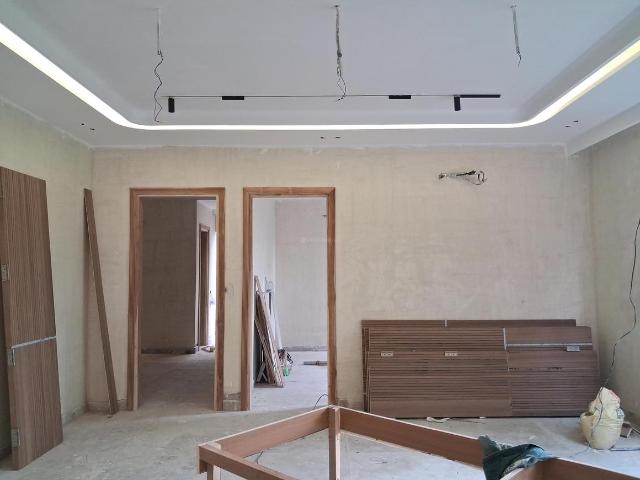 3 BHK Independent Builder Floor in Paschim Vihar for resale New Delhi. The reference number is 20811995