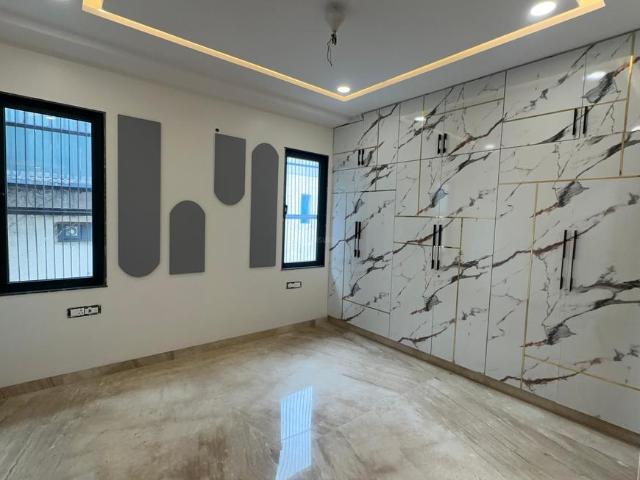 3 BHK Independent Builder Floor in Paschim Vihar for resale New Delhi. The reference number is 20895170