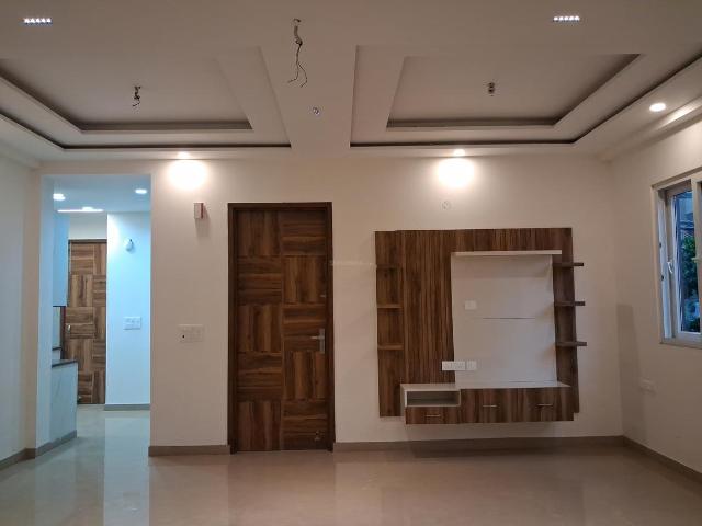 3 BHK Independent Builder Floor in Paschim Vihar for resale New Delhi. The reference number is 20917642