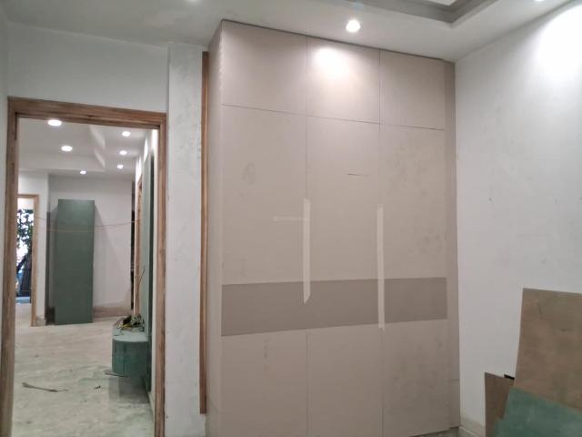 3 BHK Independent Builder Floor in Paschim Vihar for resale New Delhi. The reference number is 20076621