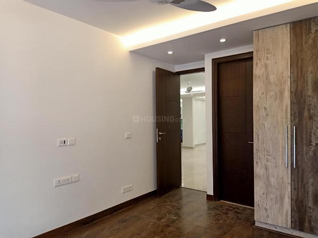 4 BHK Independent Builder Floor in Paschim Vihar for resale New Delhi. The reference number is 20084109
