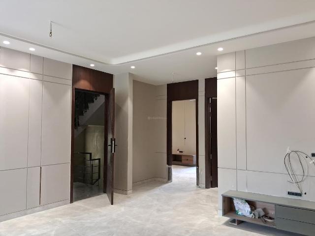 3 BHK Independent Builder Floor in Paschim Vihar for resale New Delhi. The reference number is 20105103