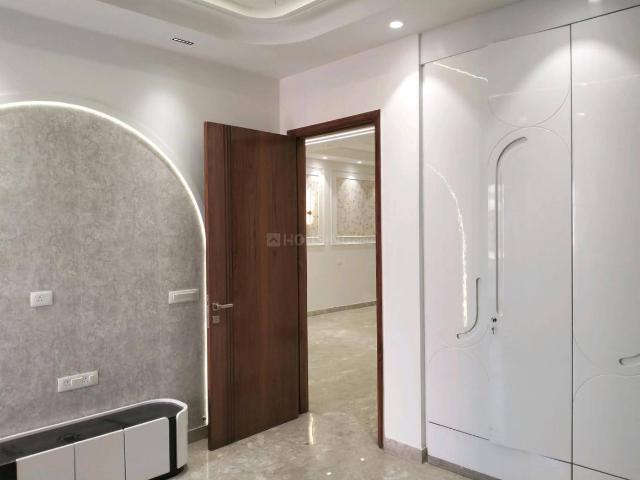 3 BHK Independent Builder Floor in Paschim Vihar for resale New Delhi. The reference number is 20158813