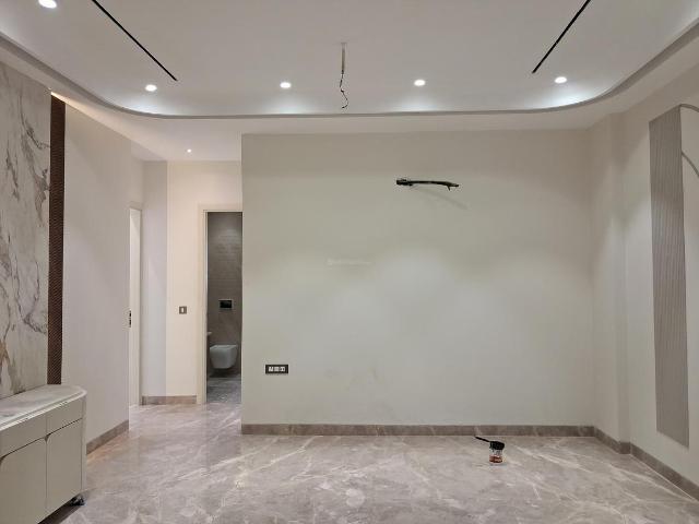 3 BHK Independent Builder Floor in Paschim Vihar for resale New Delhi. The reference number is 20175571
