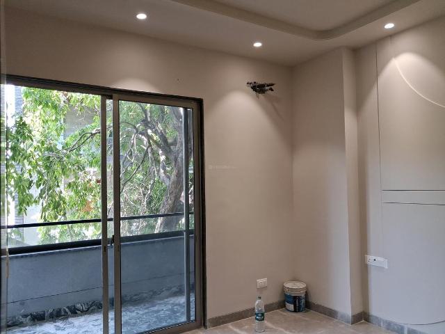 3 BHK Independent Builder Floor in Paschim Vihar for resale New Delhi. The reference number is 20175022