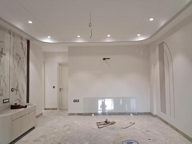 3 BHK Independent Builder Floor in Paschim Vihar for resale New Delhi. The reference number is 20176066