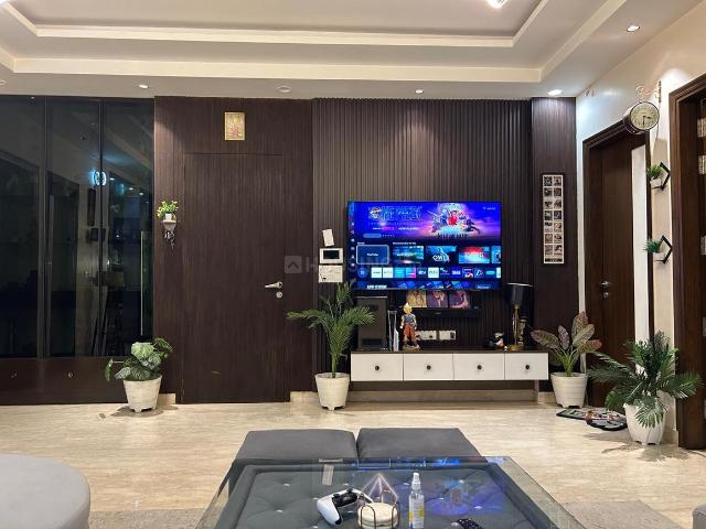 3 BHK Independent Builder Floor in Paschim Vihar for resale New Delhi. The reference number is 20184858