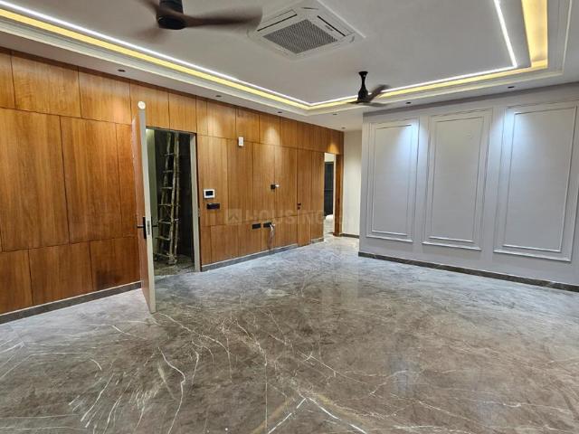 3 BHK Independent Builder Floor in Paschim Vihar for resale New Delhi. The reference number is 20392396
