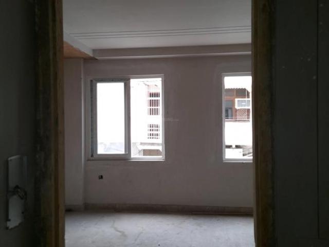 3 BHK Independent Builder Floor in Paschim Vihar for resale New Delhi. The reference number is 9397702
