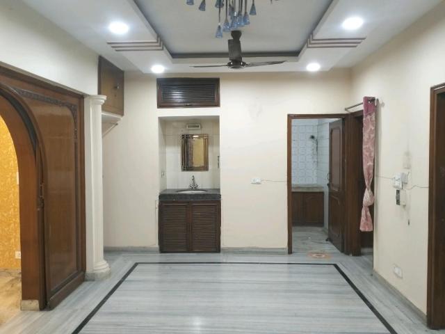 3 BHK Independent Builder Floor in Patel Nagar for rent New Delhi. The reference number is 20184124