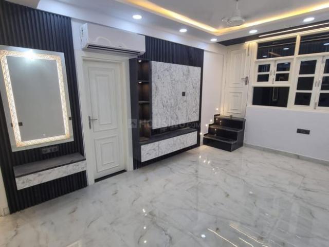 3 BHK Independent Builder Floor in Patel Nagar for resale Delhi Central. The reference number is 17356991