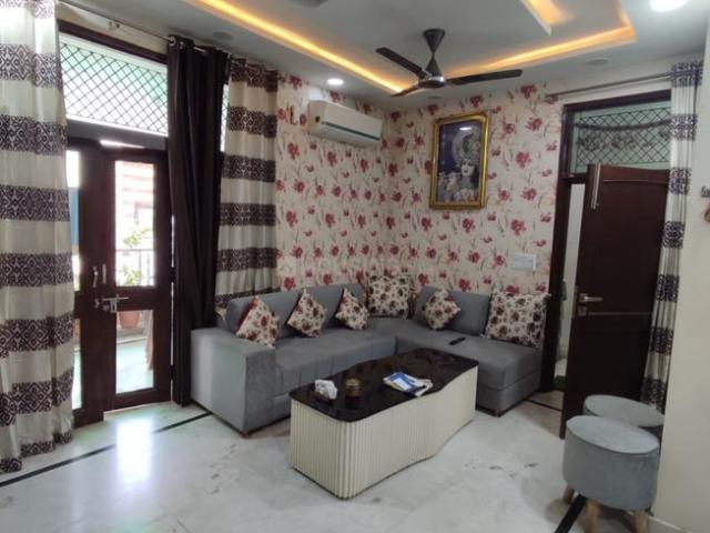 3 BHK Independent Builder Floor in Pitampura for resale New Delhi. The reference number is 19303190