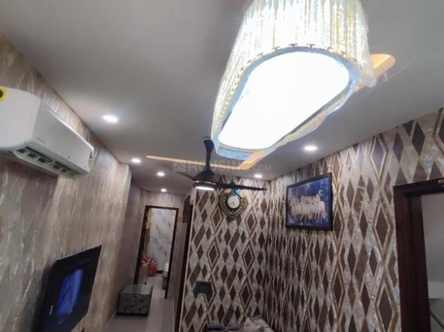 3 BHK Independent Builder Floor in Pitampura for resale North West Delhi. The reference number is 17328234