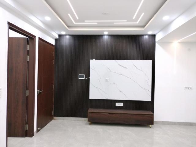 3 BHK Independent Builder Floor in Pochanpur Colony for resale New Delhi. The reference number is 19936294