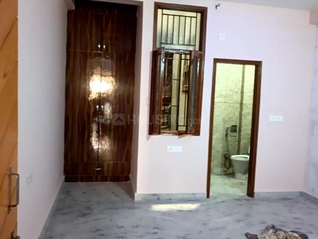 3 BHK Independent Builder Floor in Pratap Vihar for rent Ghaziabad. The reference number is 20193212