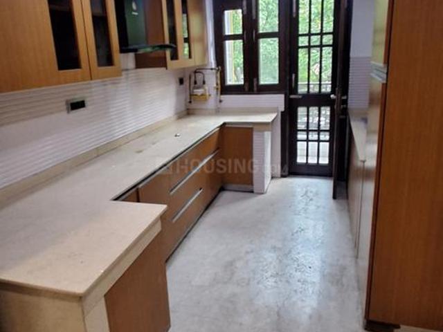 3 BHK Independent Builder Floor in Rajouri Garden for rent New Delhi. The reference number is 15358481