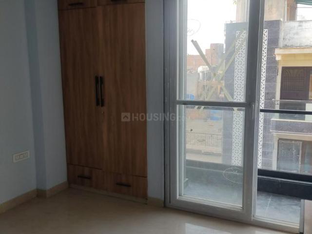 3 BHK Independent Builder Floor in Rajouri Garden for rent New Delhi. The reference number is 19345028