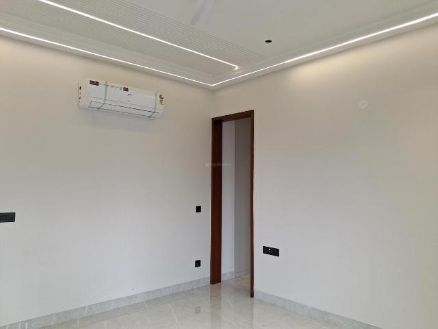 3 BHK Independent Builder Floor in Raja Garden for rent New Delhi. The reference number is 20529091