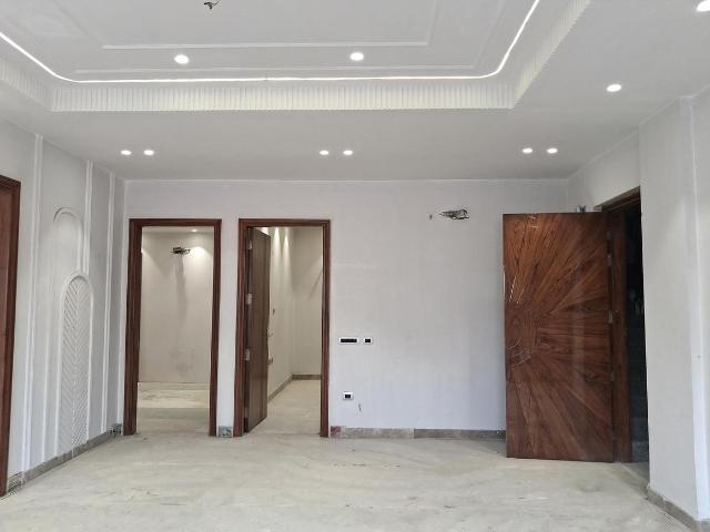 3 BHK Independent Builder Floor in Mansarover Garden for resale New Delhi. The reference number is 20483164