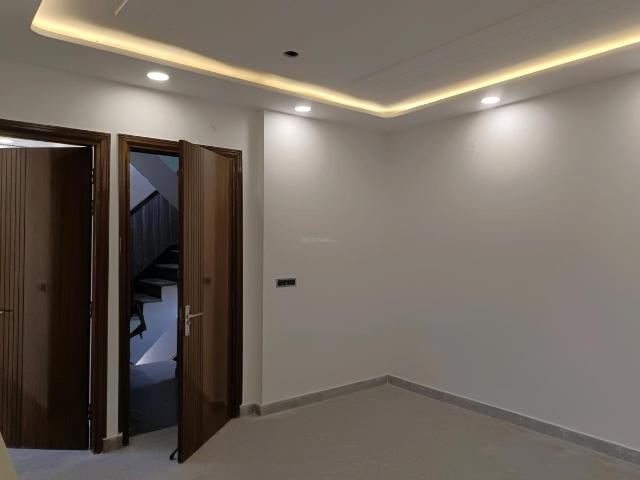 3 BHK Independent Builder Floor in Rohini Sector 28 for resale New Delhi. The reference number is 19528120