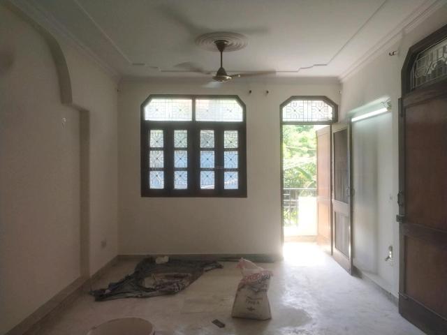 3 BHK Independent Builder Floor in Sunlight Colony for resale New Delhi. The reference number is 20521808