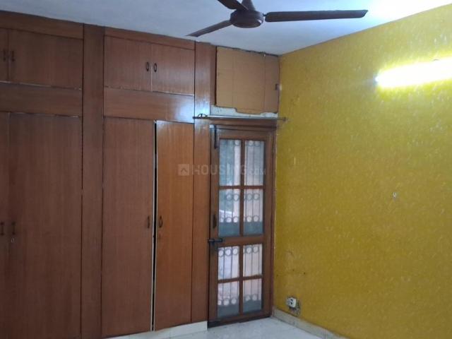 3 BHK Independent Builder Floor in Sarita Vihar for rent New Delhi. The reference number is 19703527