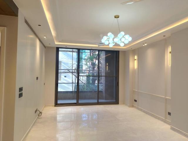 3 BHK Independent Builder Floor in Sarvapriya Vihar for resale New Delhi. The reference number is 20400491