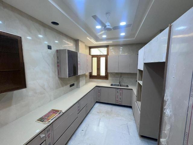 3 BHK Independent Builder Floor in Sarvodaya Enclave for rent New Delhi. The reference number is 20893373