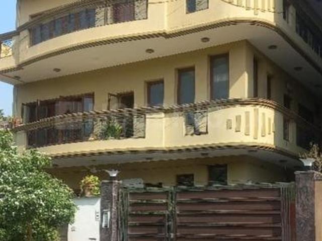 3 BHK Independent Builder Floor in Sector 41 for rent Gurgaon. The reference number is 6385008