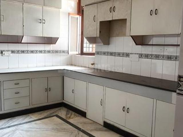 3 BHK Independent Builder Floor in Sector 41 for rent Noida. The reference number is 20468516