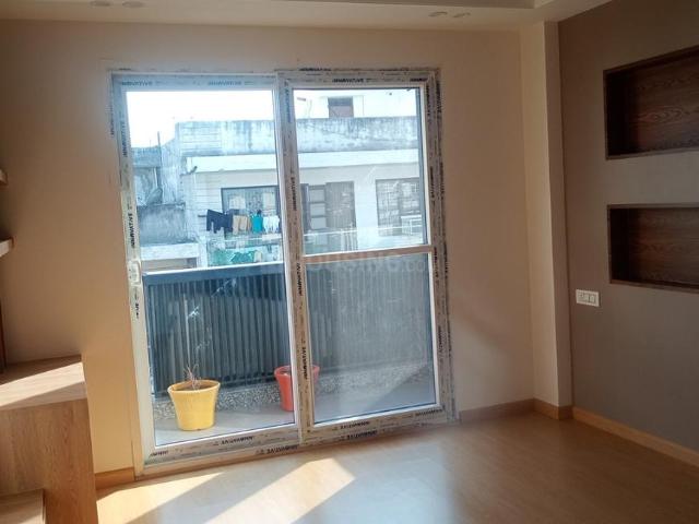 3 BHK Independent Builder Floor in Sector 46 for resale Gurgaon. The reference number is 19961506