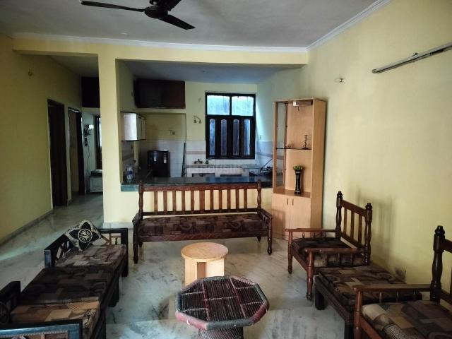 3 BHK Independent Builder Floor in Sector 48 for rent Noida. The reference number is 20335403