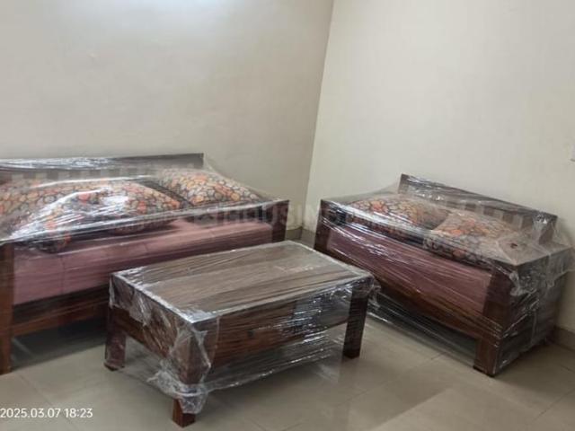 3 BHK Independent Builder Floor in Sector 52 for rent Noida. The reference number is 18632837