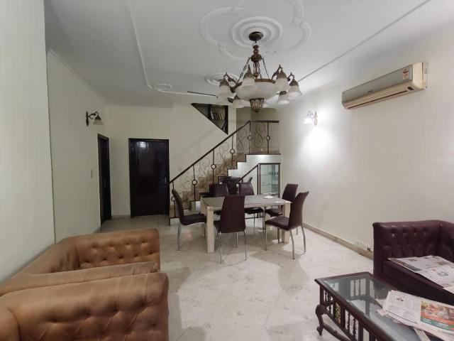 3 BHK Independent Builder Floor in Sector 57 for rent Gurgaon. The reference number is 20915539