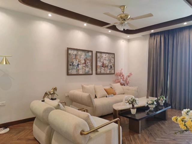 3 BHK Independent Builder Floor in Sector 63 for resale Golf Course Extension Road. The reference number is 17037462
