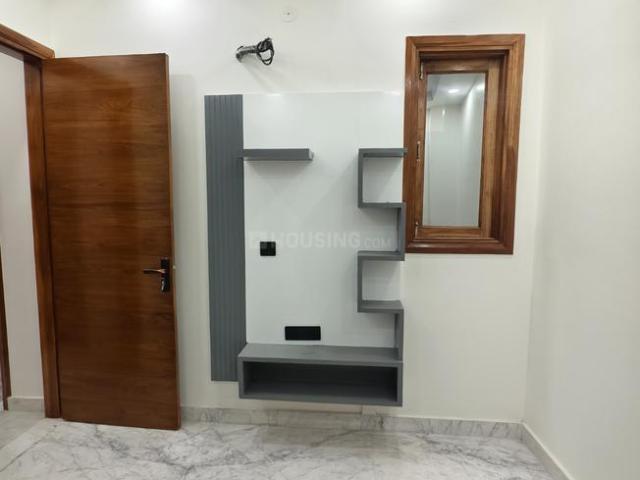 3 BHK Independent Builder Floor in Sector 6 Rohini for resale New Delhi. The reference number is 20635874