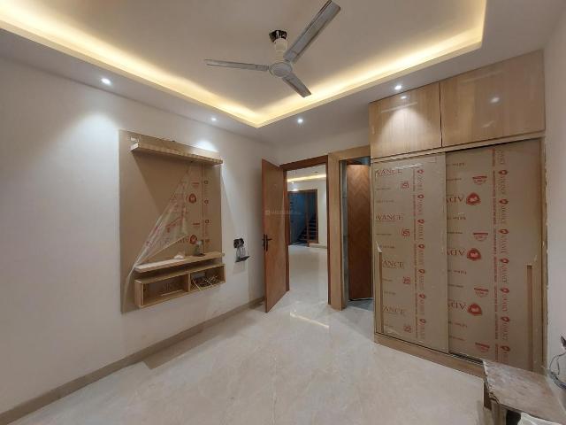 3 BHK Independent Builder Floor in Sector 8 Dwarka for resale New Delhi. The reference number is 18790588