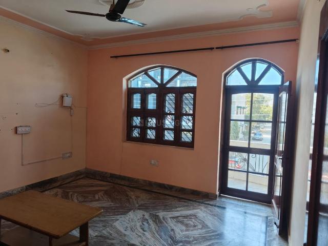 3 BHK Independent Builder Floor in Sector 9 for rent Gurgaon. The reference number is 16654408