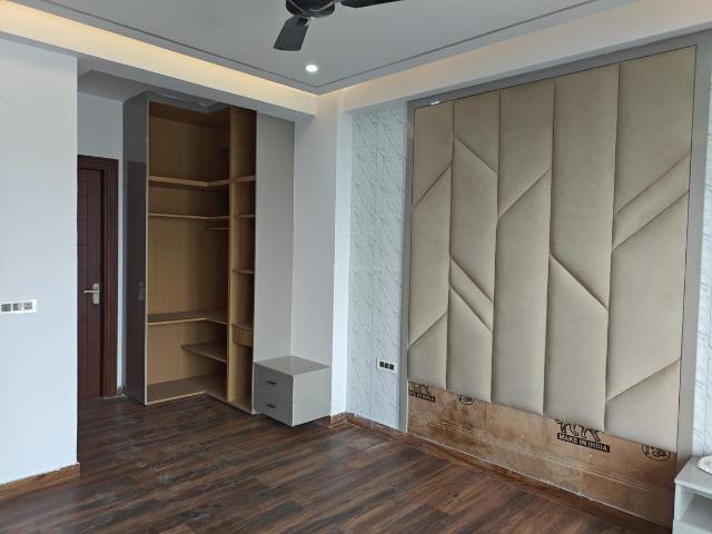 3 BHK Independent Builder Floor in Sector 9 for resale Gurgaon. The reference number is 20022207