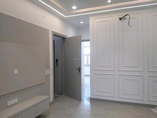 5 BHK Independent Builder Floor in Sector 11 Rohini for resale New Delhi. The reference number is 19976115