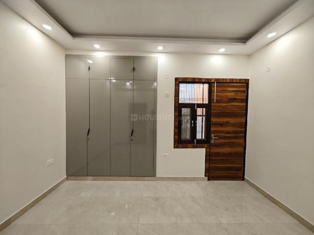 3 BHK Independent Builder Floor in Sector 122 for rent Noida. The reference number is 16799027