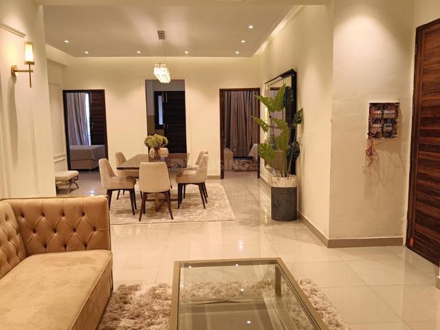 3 BHK Independent Builder Floor in Sector 17 for resale Chandigarh. The reference number is 18276972