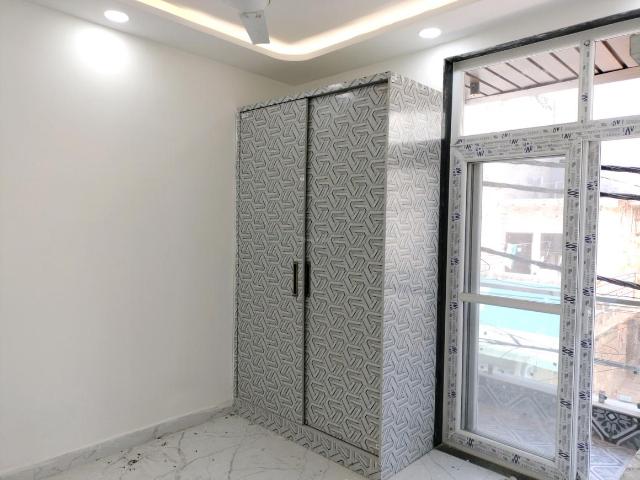 3 BHK Independent Builder Floor in Bharat Vihar for resale New Delhi. The reference number is 19972094