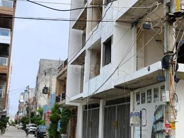 3 BHK Independent Builder Floor in Sector 23 Dwarka for resale New Delhi. The reference number is 18358615