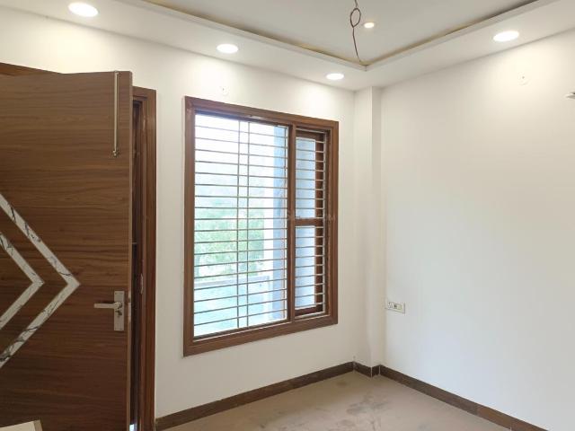 3 BHK Independent Builder Floor in Sector 23 Rohini for resale North West Delhi. The reference number is 17611327