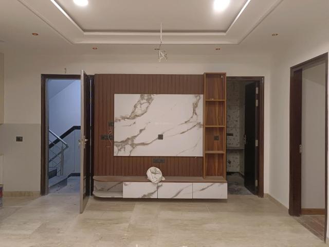 3 BHK Independent Builder Floor in Sector 22 Rohini for resale New Delhi. The reference number is 19798525