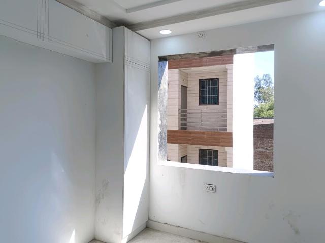 3 BHK Independent Builder Floor in Rohini Sector 28 for resale New Delhi. The reference number is 19961933