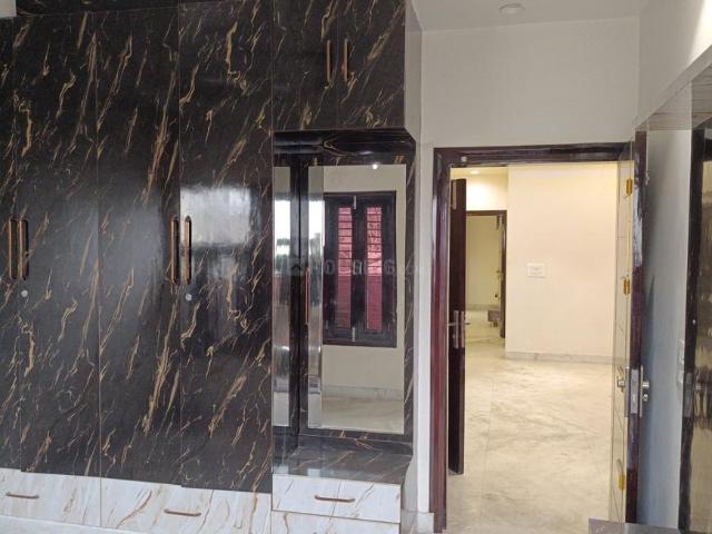 3 BHK Independent Builder Floor in Sector 3 Rohini for rent New Delhi. The reference number is 19819741